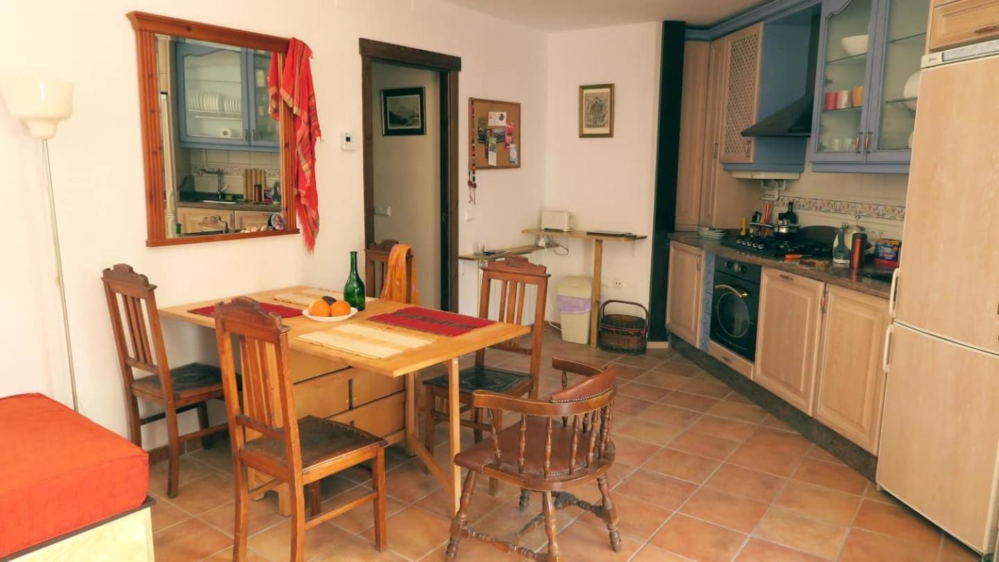 Charming Albaicin Patio Flat Free Onsite Parking Appartement Granada Buitenkant foto