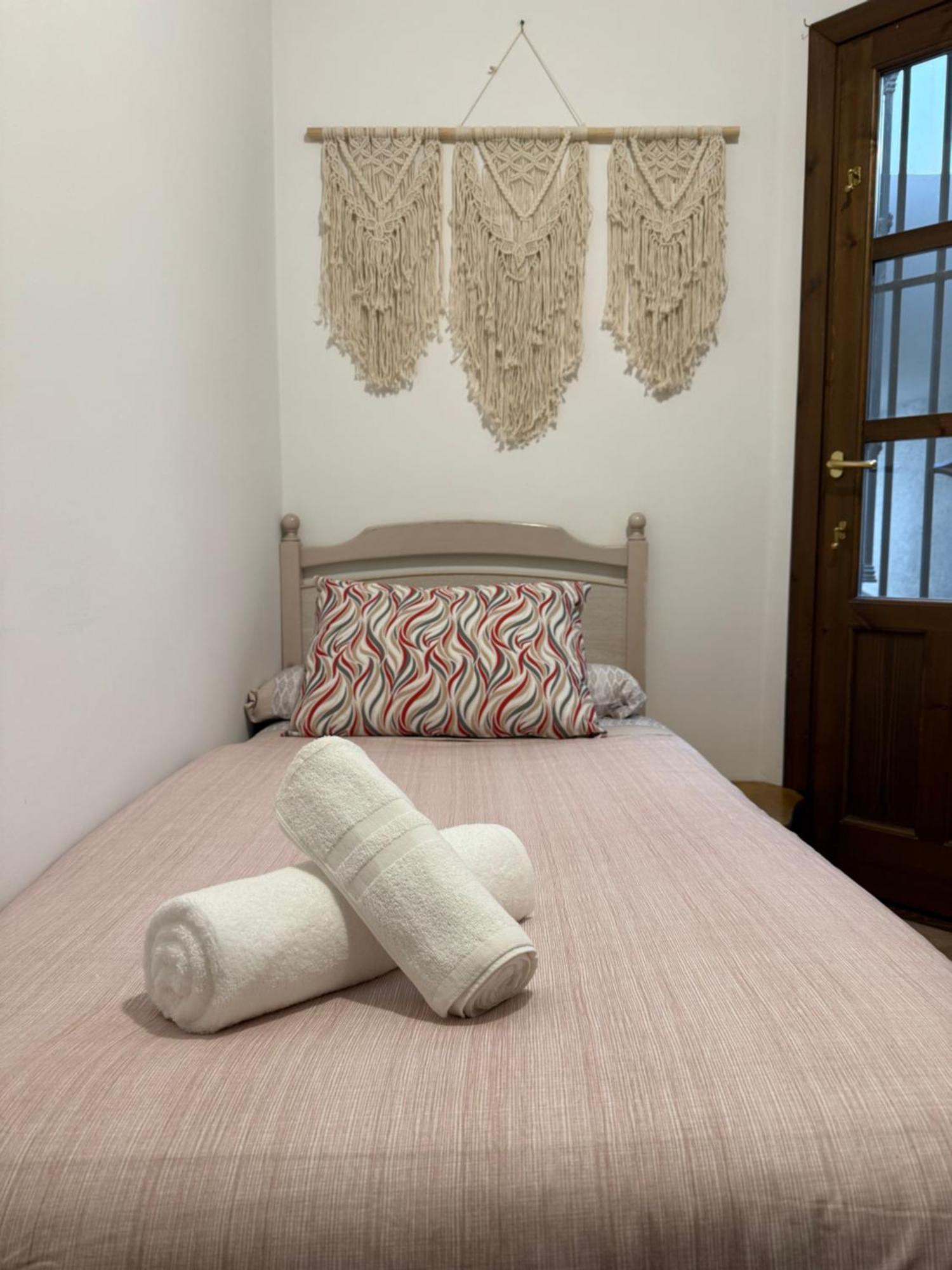 Charming Albaicin Patio Flat Free Onsite Parking Appartement Granada Buitenkant foto