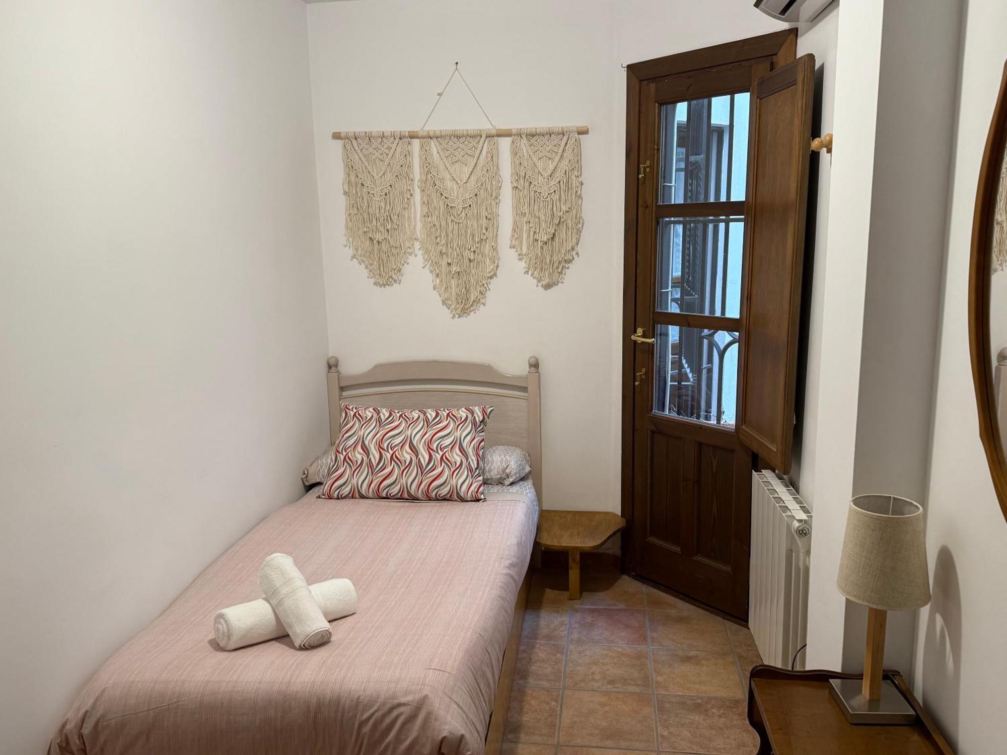 Charming Albaicin Patio Flat Free Onsite Parking Appartement Granada Buitenkant foto